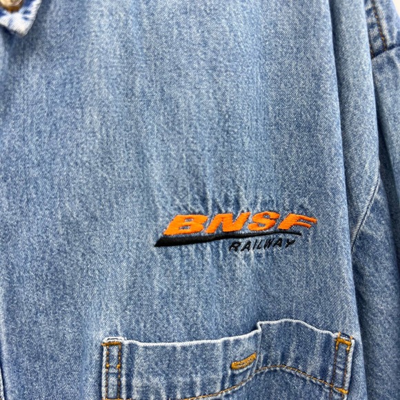 Vintage BNSF Blue Denim Long Sleeve Button Up Embroidered Shacket Men's XL - Picture 3 of 9